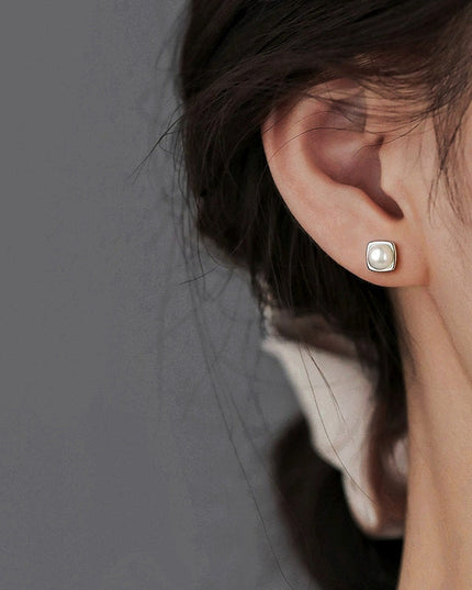 Timeless Elegance: Freshwater Pearl Earrings