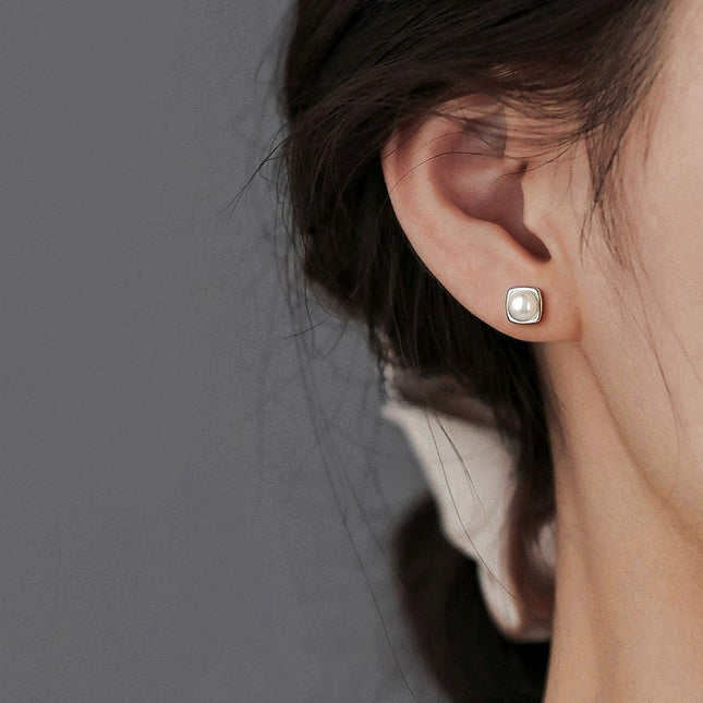 Timeless Elegance: Freshwater Pearl Earrings
