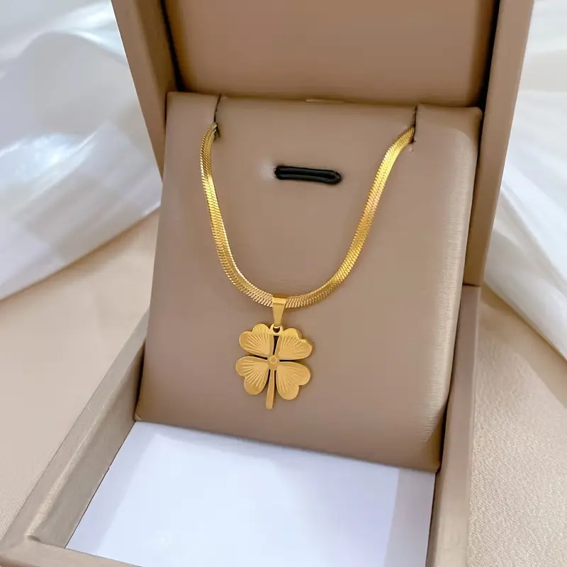 Elegant Gold Clover Pendant Necklace